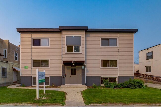 Photo - Simon's Court