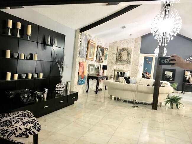 Photo - 5908 Kiam St