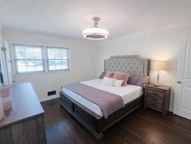 Photo - 2124 Zelda Dr NE