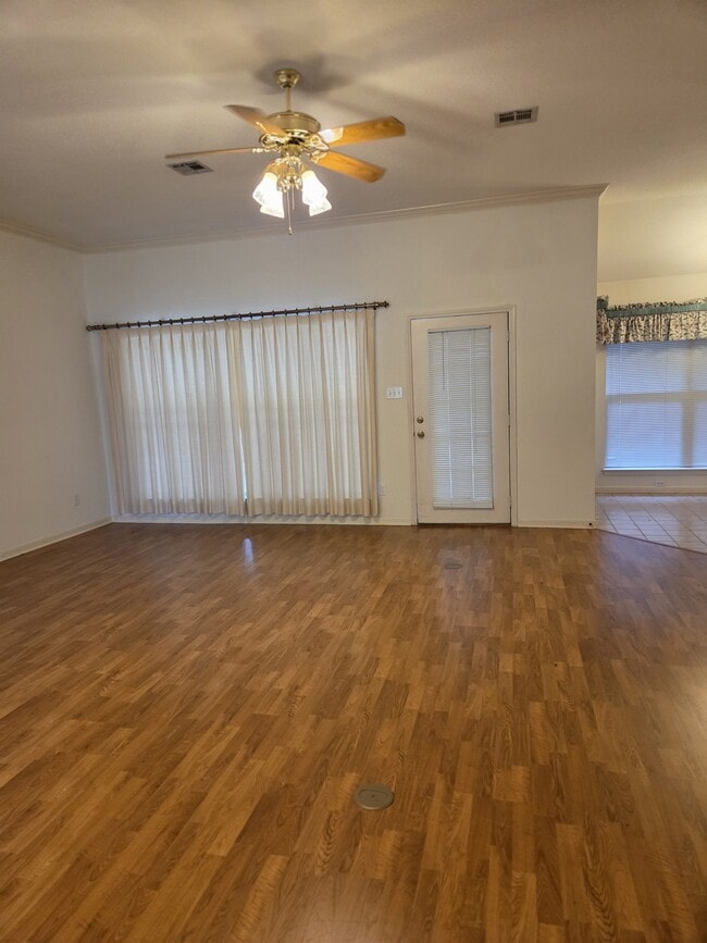 Photo - 111 Spruce St