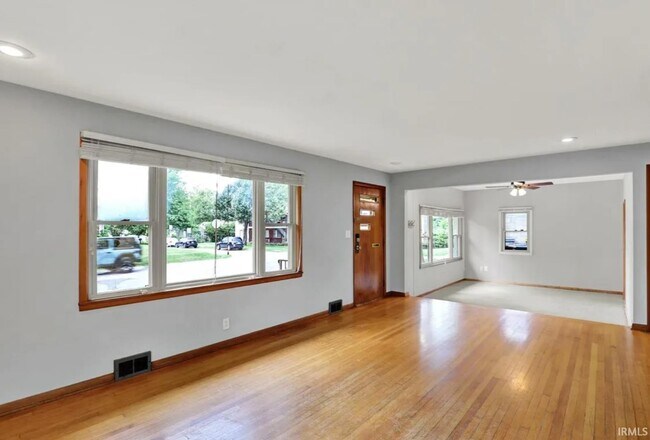 Photo - 905 S Henderson St