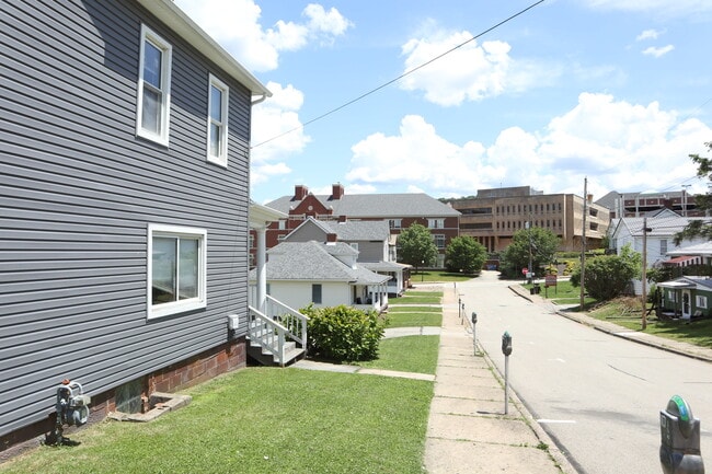 Photo - 502 4th St