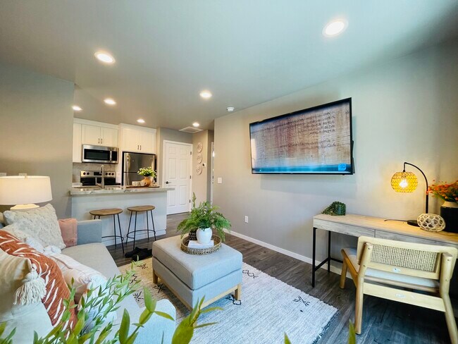 Photo - 2231 Sherwin Ave