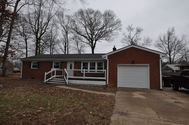 Building Photo - Oak Manor