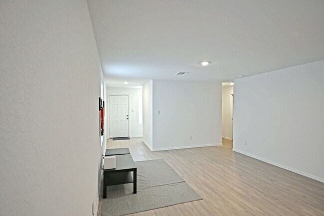 Photo - 5115 Schaeffer Rdg