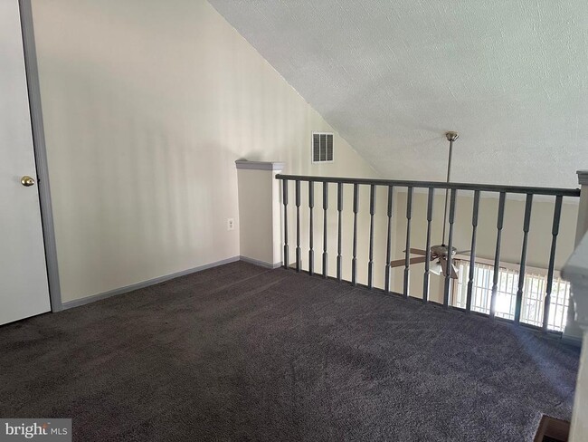 Photo - 128 Andover Pl