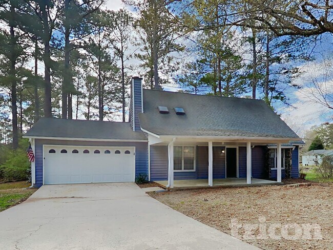 Photo - 525 Windsor Dr SE
