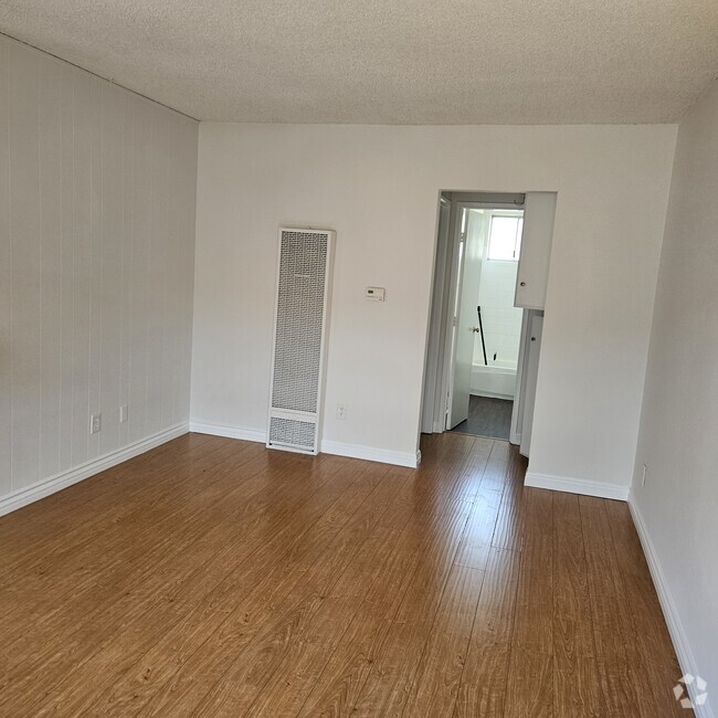 Building Photo - 8809 Etiwanda Ave Unit 22 Rental