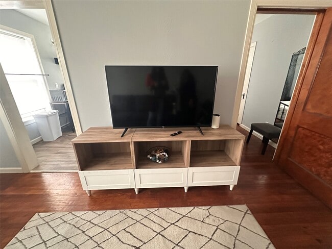 Photo - 4302 Polk St Unit 8