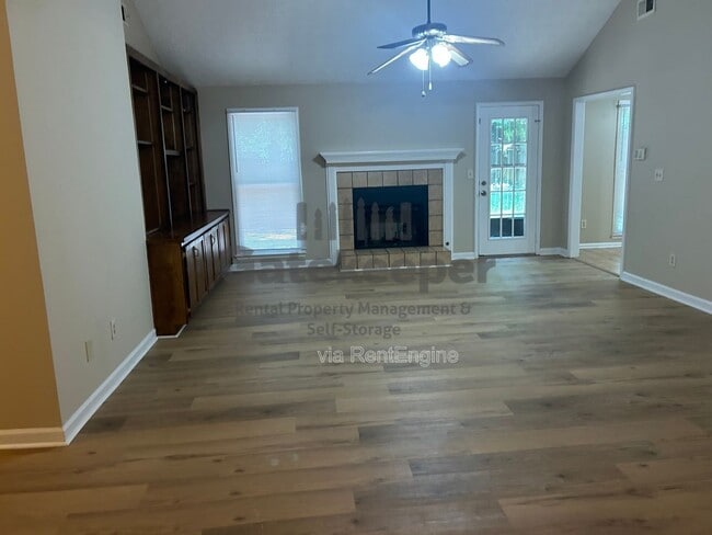 Photo - 210 Buckeye Ln