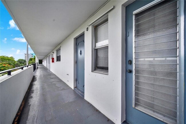 Photo - 950 Hillcrest Dr Unit 414