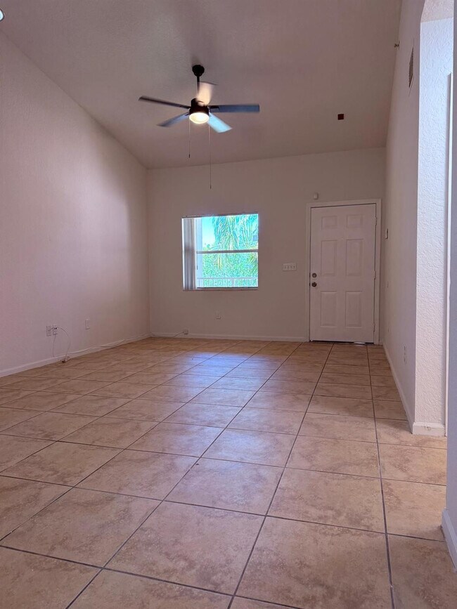 Photo - 2941 Riverside Dr Unit 303