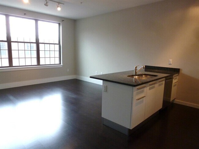154 W 2nd St Unidad 403