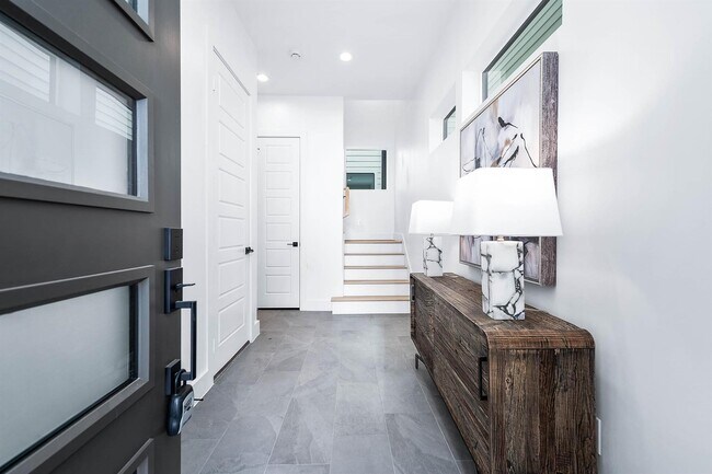 Photo - 3805 Coyle St