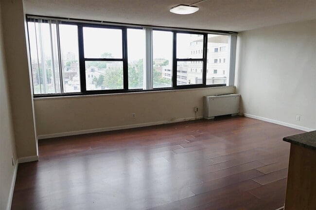 280 Marin Blvd Unit 7i