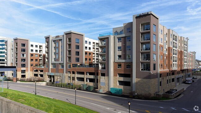 Building Photo - Aqua on the Levee Rental
