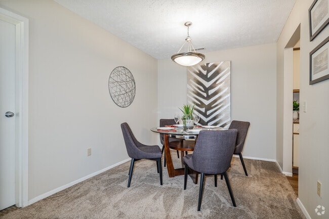 Ranch - 2BD, 1.5BA - 1,050SF - Dining Room