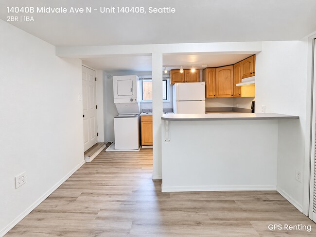 14040B Midvale Ave N-14040B