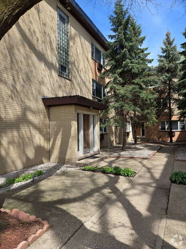 Building Photo - 1714 W Touhy Ave Unit D1N Rental