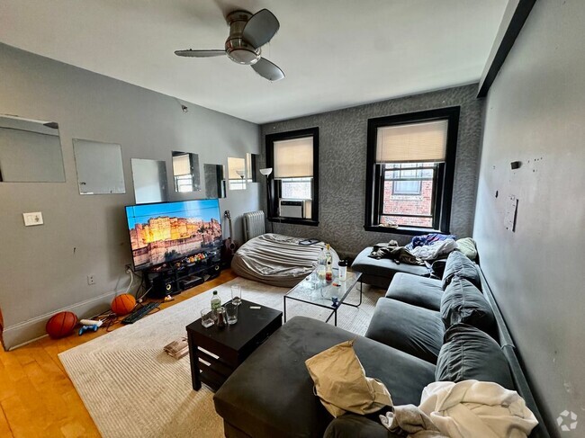 Building Photo - 1173 Commonwealth Ave Rental