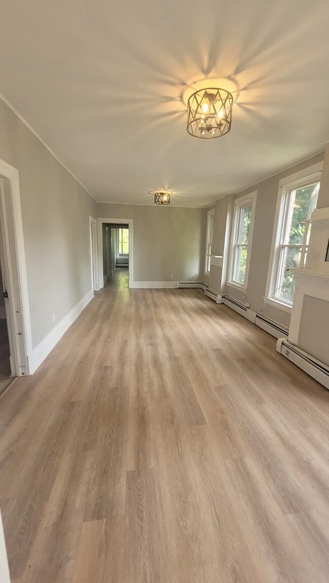 Building Photo - 1609 Highland Ave Unit 2 Rental