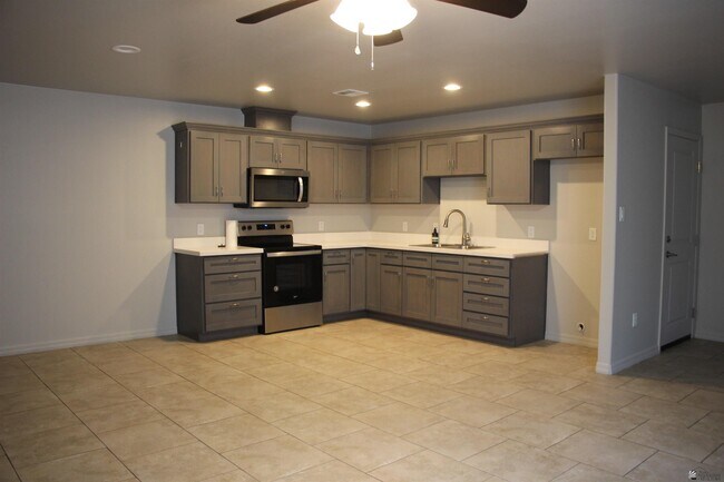 Photo - 155 W 12th St