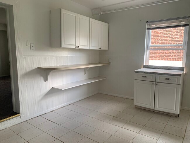 Building Photo - 3334 Kingsland Ave Unit 1