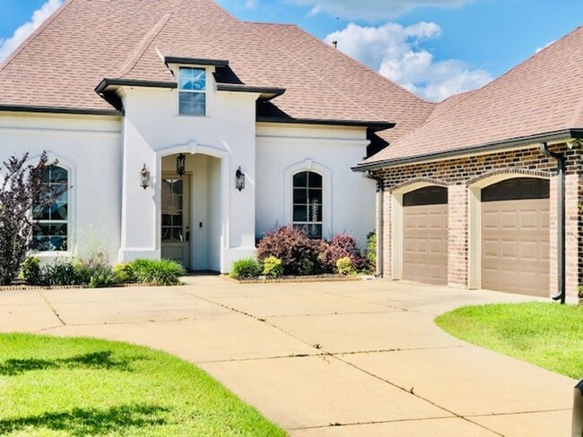 Photo - $250 OFF MOVE IN SPECIAL-TURTLE CREEK-GATED-BENTON-BEAUTIFUL HOME-NEAR CYPRESS BLACK BAYOU