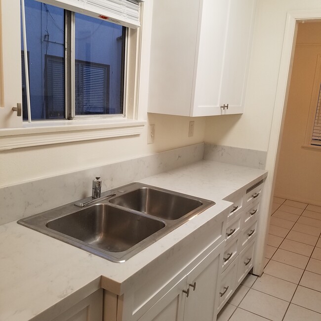 designer kitchen - 1824 30th St Apartment Unit 1822