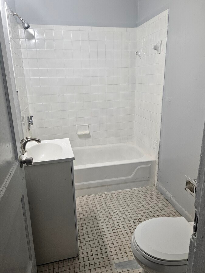 Photo - 597 Trenton Ave Unit 1