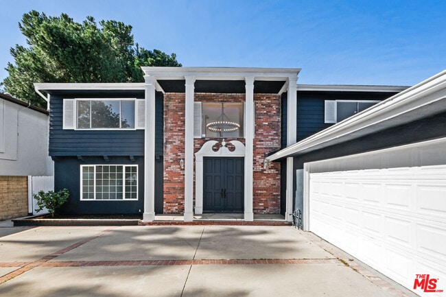 Photo - 6257 Lindley Ave