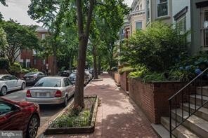 What a great location! Beautiful condo in... - What a great location!  Beautiful condo in...