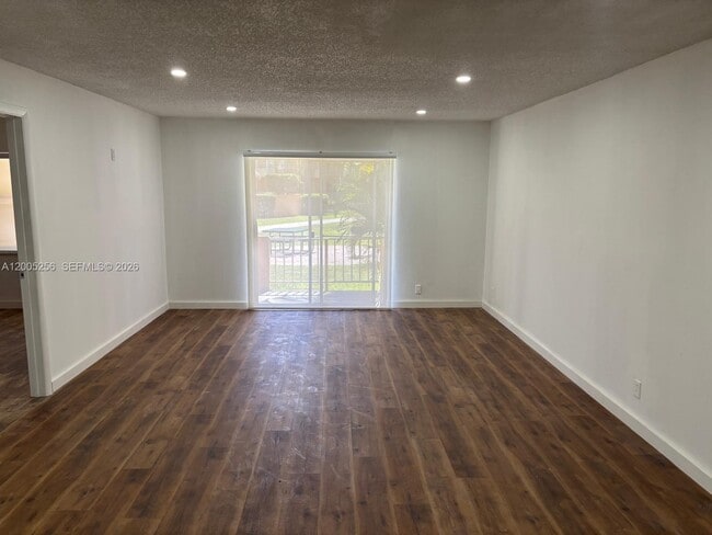 Building Photo - 17901 NW 68th Ave Unit T102