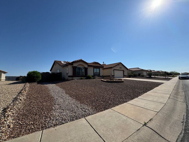 4BR/2BA/2.5CG, 2057 sq.ft. rental with DOG... - 4BR/2BA/2.5CG, 2057 sq.ft. rental with DOG...