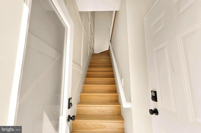 Photo - Private Georgetown Living!