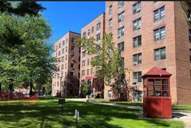 Building Photo - 150-20 71st Ave Unit 2F