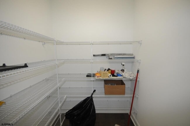 Photo - 101 W Beach Ave