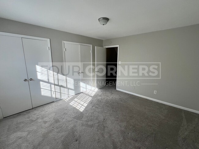 Photo - Lovely 2 Bedroom 1.5 Apartment Unit 2403-F