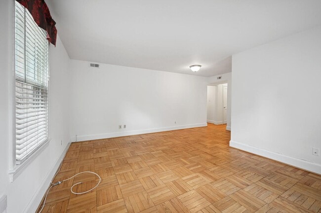 Photo - Large, Renovated Apartment Less Than 5 Minute Walk to Cleveland Park Metro!