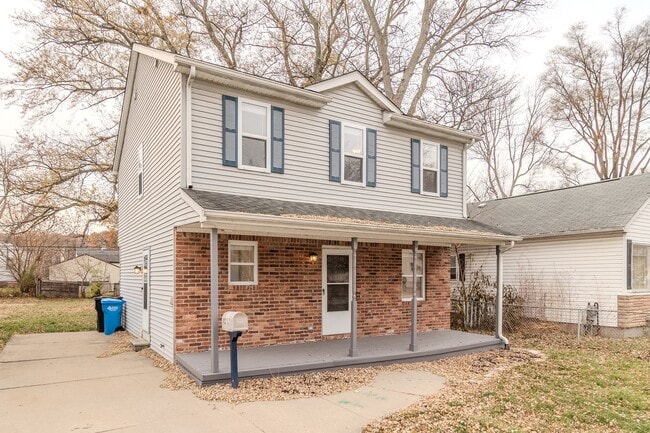 Building Photo - Modern and Open-Concept Home In Madison Heights - AVAILABLE NOW!