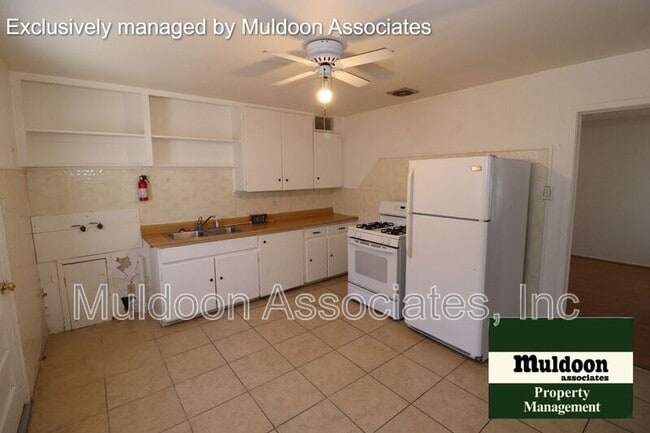 Photo - 2561 Camellia St