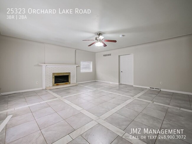 Photo - 25323 Orchard Lake Rd