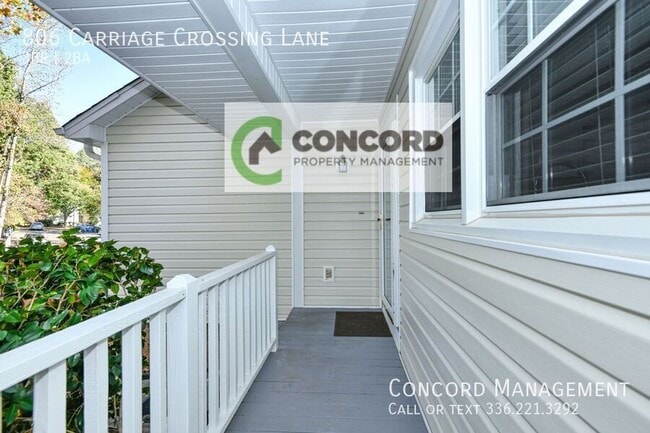 Photo - 806 Carriage Crossing Ln