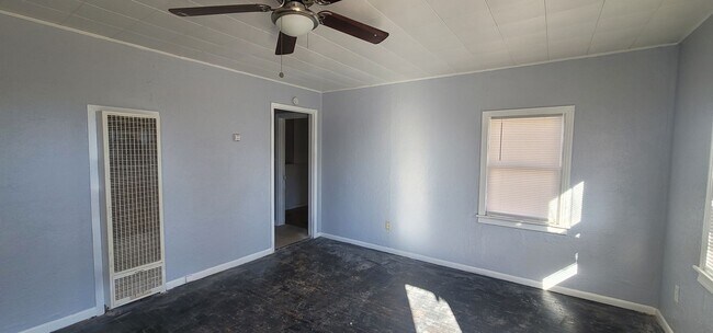 Photo - 207 N Florida St