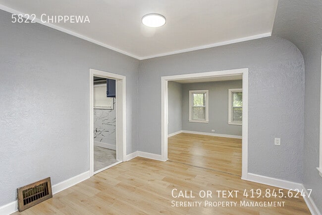 Photo - 5822 Chippewa-