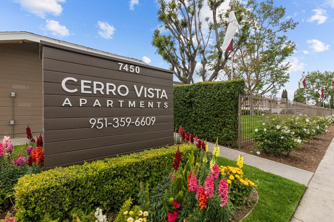 Letrero de monumento - Cerro Vista Apartments