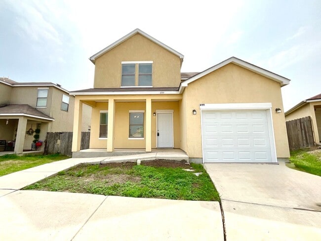 Building Photo - *MOVE IN SPECIAL* Spacious 3BR Two-Story Near Lackland AFB with Fenced Backyard