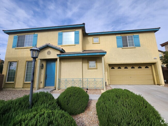 Building Photo - Charming 3-Bedroom Home with Loft, Firepla...