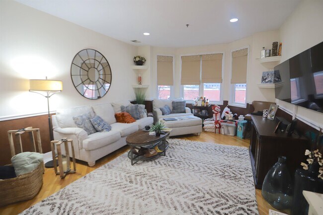 Photo - 915 Madison St Apartment Unit 3C