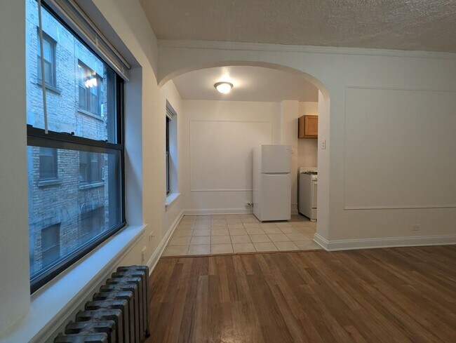 5417 N Kenmore Ave Unit 606
